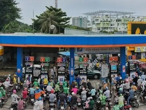 'Vỡ trận' xăng dầu: Chi phí tăng nhanh, Bộ Tài chính vào cuộc chậm?