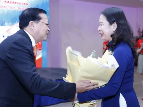 Cùng du khách Kazakhstan khám phá Việt Nam với đường bay thẳng Vietjet