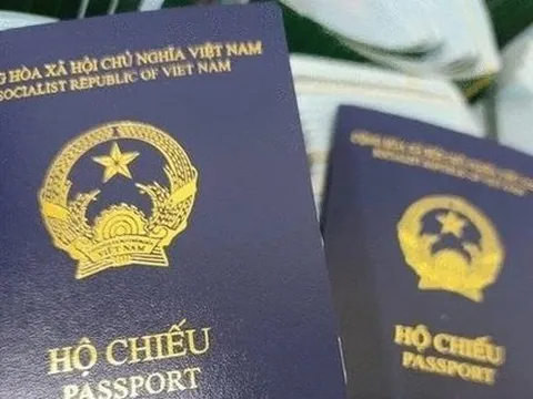 Pháp có quy định mới với hộ chiếu xanh tím than của Việt Nam