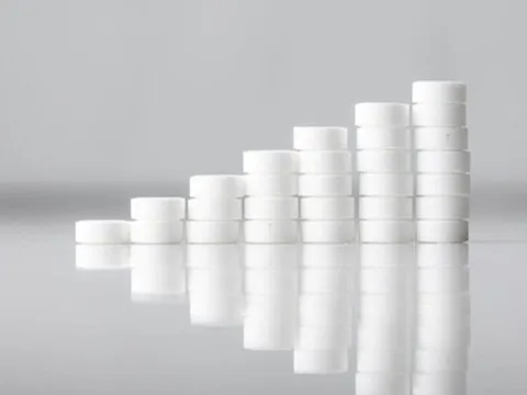 'Vén màn' giá thuốc trị bệnh: Thấp hơn nhiều lần so với thông báo của hãng dược?