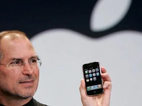 Choáng với giá bán chiếc iPhone đời đầu năm 2007