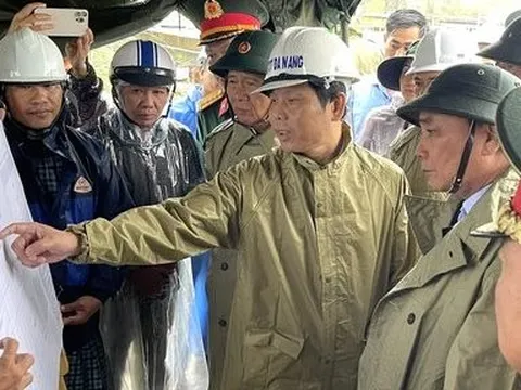 Chủ tịch nước Nguyễn Xuân Phúc chỉ đạo Đà Nẵng khắc phục hậu quả sau cơn mưa lịch sử