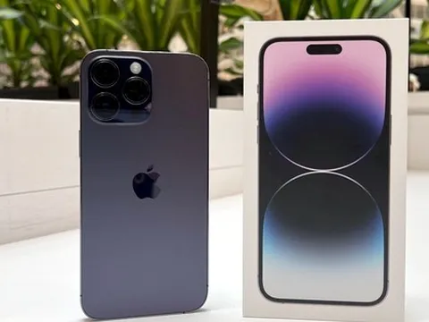 iPhone 14 xách tay đại hạ giá, giảm mạnh hơn chục triệu đồng