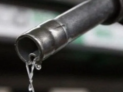 Thủ tướng yêu cầu ổn định tình hình thị trường xăng dầu