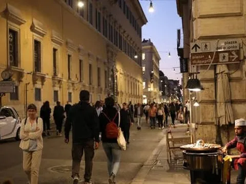 Giá điện tăng kỷ lục, trở thành hàng hoá đắt đỏ nhất ở Italy