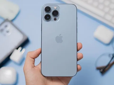 Giá iPhone 13 bất ngờ tăng mạnh