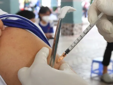 6 loại vắc xin chưa được phân bổ, TP.HCM lo ngại chương trình mở rộng gặp khó