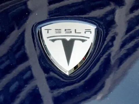 Tesla chưa sẵn sàng với xe tự lái hoàn toàn trong năm nay