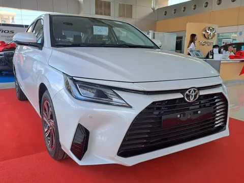 Toyota Vios sắp có bản hybrid như đàn anh Altis