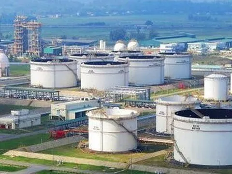 Đề xuất giảm thuế nhập khẩu nguyên liệu sản xuất xăng dầu