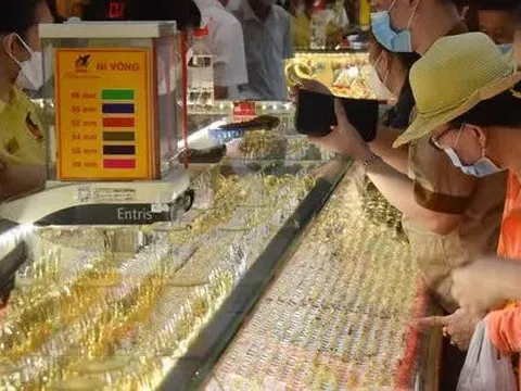 Giá vàng hôm nay 26-10: Bật tăng khi kinh tế Mỹ suy yếu