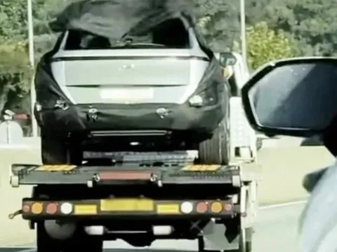 Hyundai Kona đời mới lộ giao diện đuôi như Stargazer