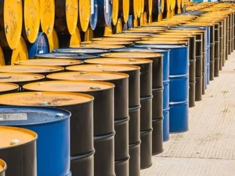 Nguồn cung thiếu hụt không còn đảm bảo cho sự gia tăng của giá dầu thế giới