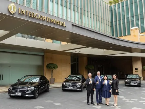 Mercedes-Benz Haxaco bàn giao lô xe sang cho khách sạn InterContinental Saigon