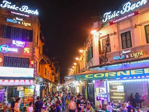 Du khách quốc tế đến Hà Nội tăng vượt mọi dự báo