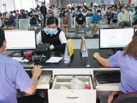 Vé máy bay, tàu hỏa dịp Tết: Giá cao, nhiều khuyến mãi