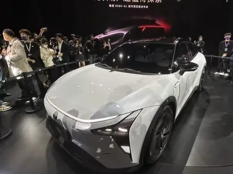 “Google của Trung Quốc” ra mắt xe điện với công nghệ tự lái, đã có hơn 1.000 đơn đặt hàng