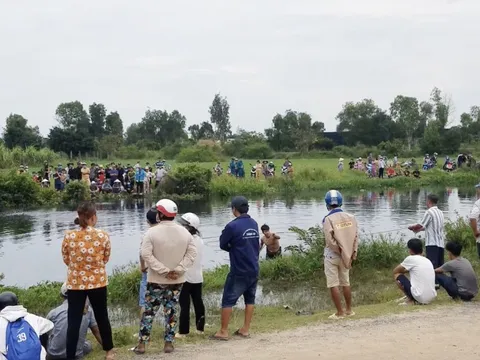 Một thiếu niên ở TP HCM tử vong khi đi hái dừa nước