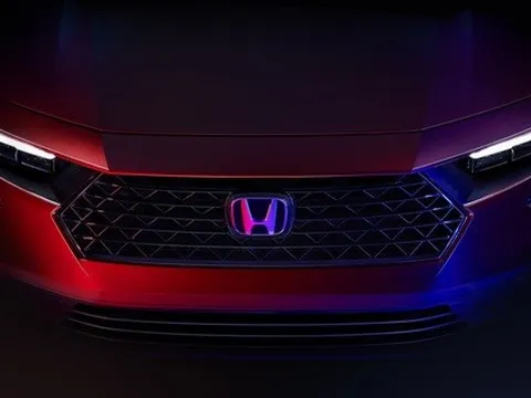 Honda Accord thế hệ mới lộ diện: Ngày càng bớt rườm rà