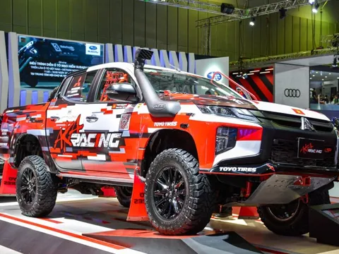 Mitsubishi Triton AKA Racing - Bán tải đi đua quốc tế duy nhất tại VMS 2022