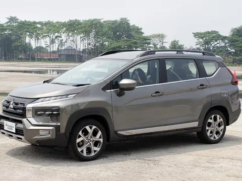 Mitsubishi Xpander Cross 2023 đăng ký tại VN: MPV phong cách SUV đối đầu Veloz Cross