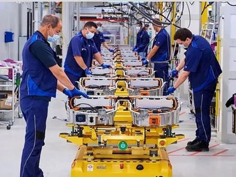 Pháp tham gia cuộc đua săn “vàng trắng”