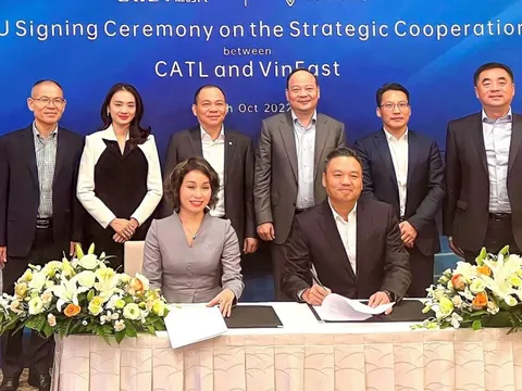 Ông Phạm Nhật Vượng sang Nhật Bản ký hợp tác chiến lược phát triển xe điện cùng CATL