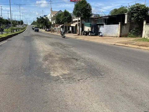 Chi 9,5 tỷ đồng cải tạo tuyến đường hàng trăm tỷ bị hư hỏng