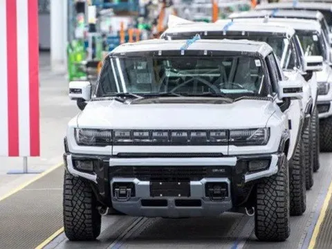 Chiếc xe điện 100 người đặt cọc chỉ có 1 người được nhận