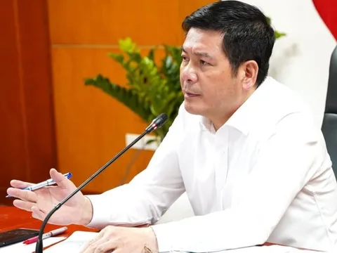 "Cú sốc" xăng dầu bộc lộ khiếm khuyết trong quy định hiện hành