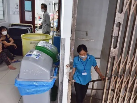 Bệnh viện ở TP.HCM chật hẹp, xuống cấp trầm trọng nhưng tiếp nhận 5.000 người/ngày