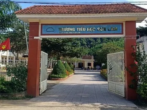 Vụ phụ huynh bắt hiệu trưởng quỳ xin lỗi: Nhà trường cũng có lỗi