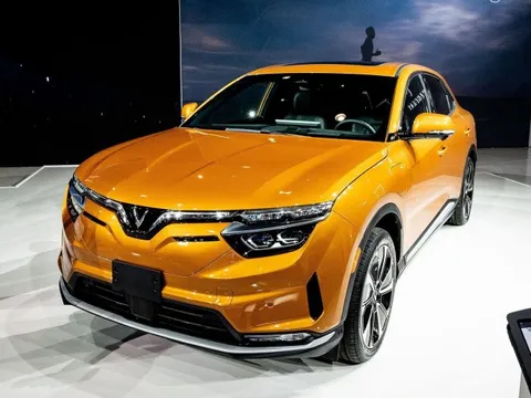 VinFast tiếp tục thay đổi chính sách giá bán xe VF 8