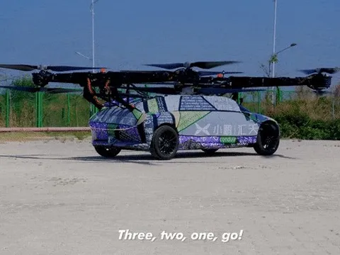 Hãng xe Trung Quốc làm mọi người sửng sốt: ra mắt nguyên mẫu ô tô bay cất cánh thẳng đứng