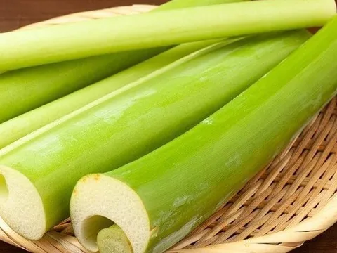 TP Hồ Chí Minh: 5 người đi cấp cứu sau khi ăn canh gà nấu với lá giang và bạc hà