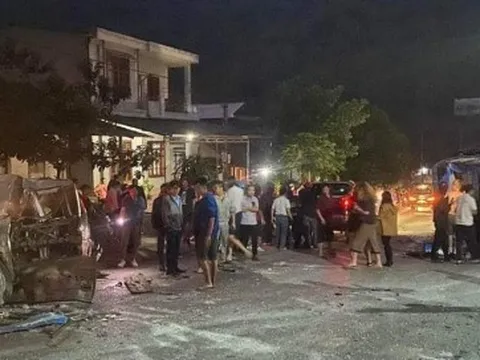 Nguyên nhân vụ lật xe khách ở Hòa Bình khiến 20 người bị thương