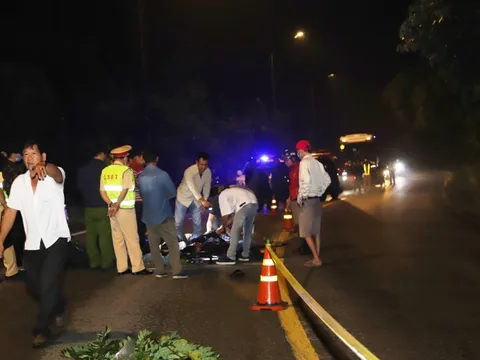 Tìm ôtô gây tai nạn trên đèo Bảo Lộc khiến 2 người chết rồi bỏ trốn