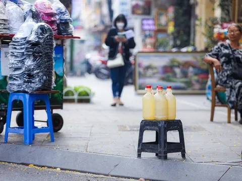 Bộ Công Thương chỉ đạo xử nghiêm hành vi bán xăng qua thùng, can, chai