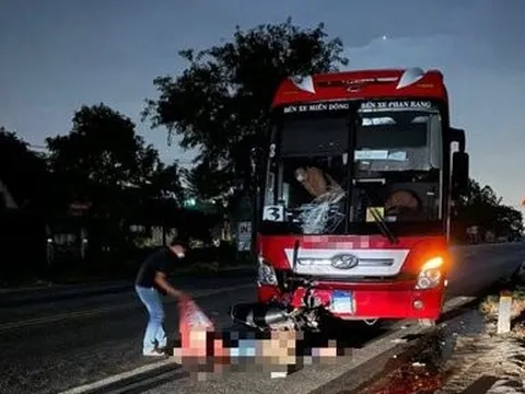 Bình Thuận: Xe ô tô khách và xe máy đối đầu, một người tử vong