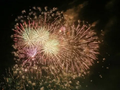 Quảng Ngãi: Bắn pháo hoa 4 điểm mừng Tết Nguyên đán 2023