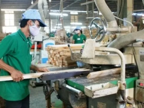 Đơn hàng giảm, doanh nghiệp TP.HCM co hẹp sản xuất