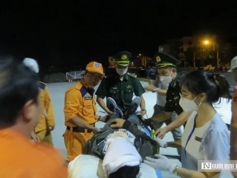Cứu nạn thành công 2 thuyền viên người nước ngoài gặp nạn trên biển