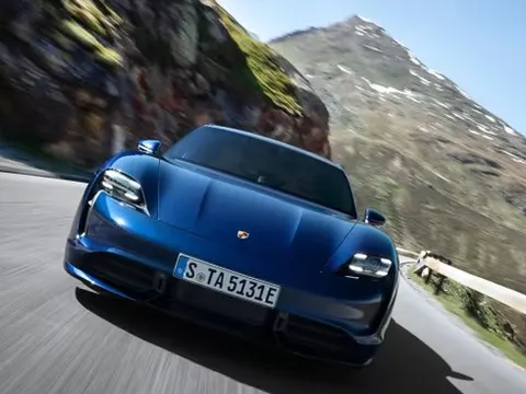 Quốc gia châu Á này bất ngờ trở thành 'thiên đường' siêu xe - Ferrari, Lamborghini bùng nổ doanh số