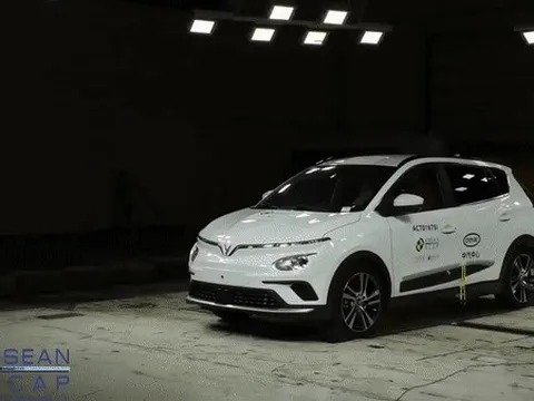 VinFast VF e34 đạt 4 sao an toàn: "Soi" video phá xe của NCAP