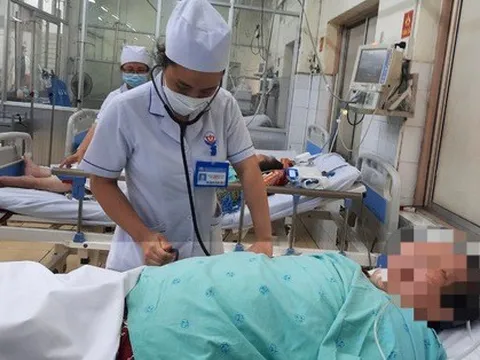 Nhiều điều dưỡng xin nghỉ việc vì thu nhập không đủ sống