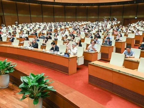 Quốc hội thông qua Luật Thực hiện dân chủ ở cơ sở