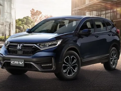 Đại lý đua nhau giảm giá, bỏ 'bia kèm lạc' nhiều mẫu hot: Có mẫu giảm tới 170 triệu đồng