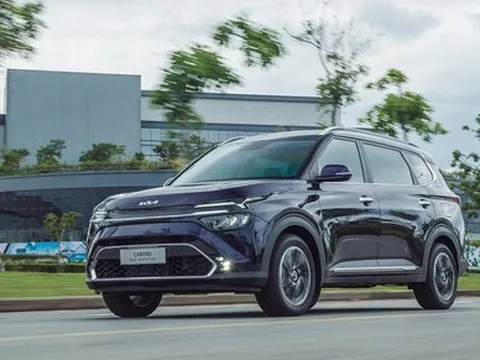Thêm Kia Carens mở bán với giá 619-859 triệu, phân khúc này bỗng trở nên sôi động nhất tại thị trường Việt Nam