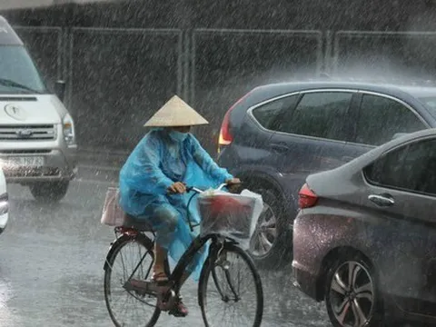 Miền Bắc hửng nắng trước khi đón mưa dông, miền Trung mưa dài ngày