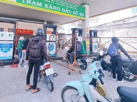 Vẫn xếp hàng đổ xăng sau công điện của Thủ tướng, do đâu?